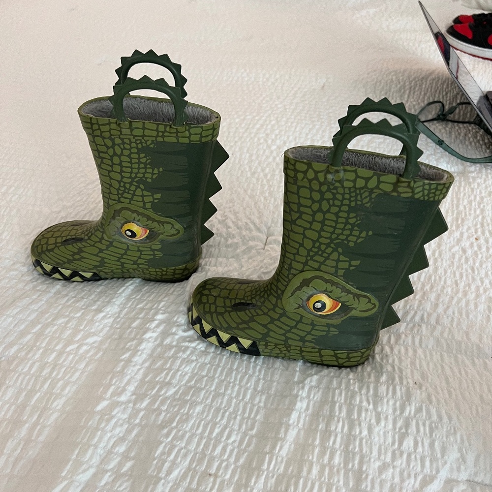 Members Mark Toddler's lined Rain Boot.   Green alligator design